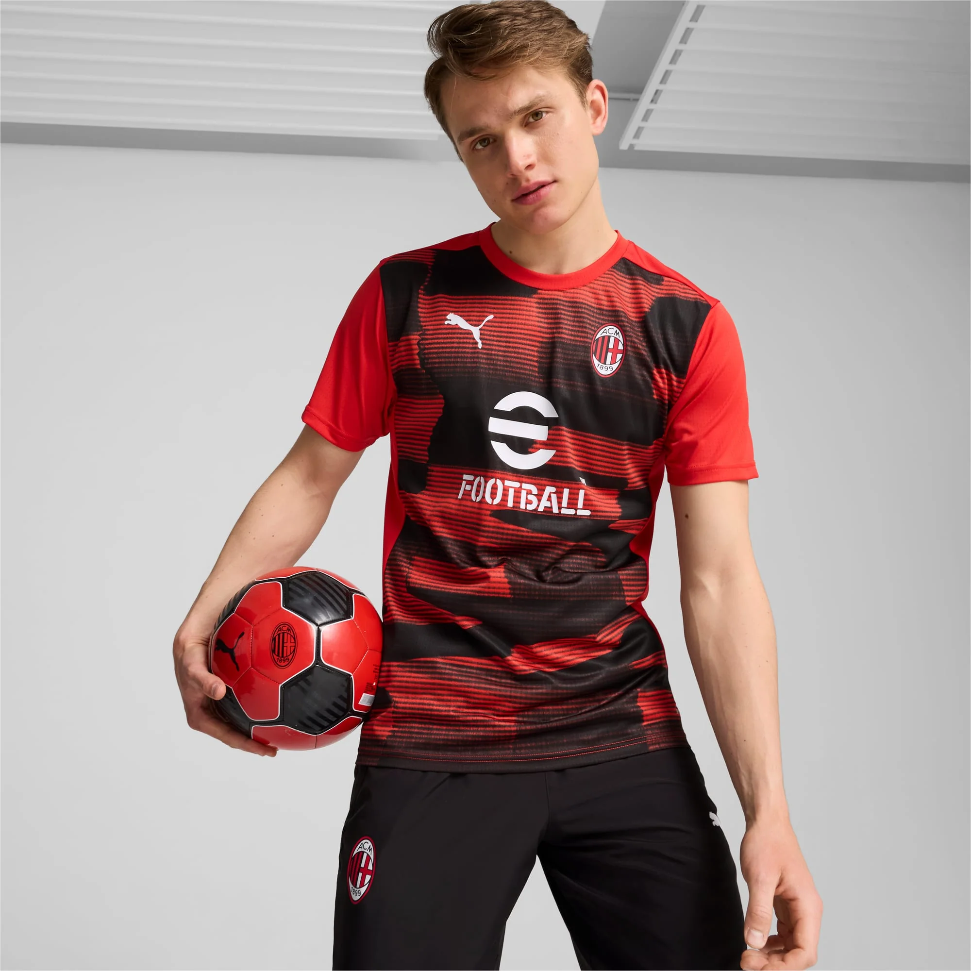 AC Milan 2024/25 Men's Pre-match Jersey - Image 3