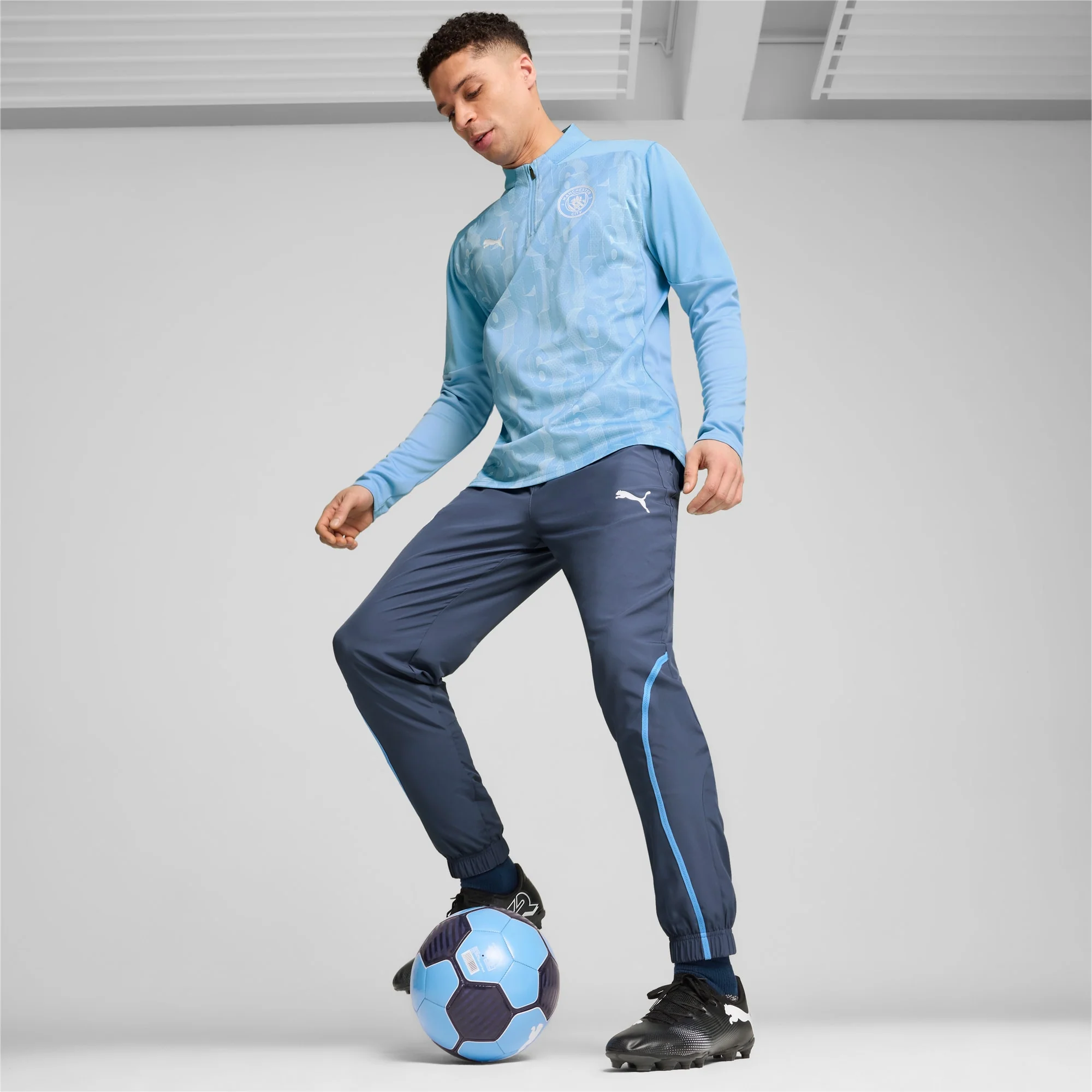 Manchester City FC 2024/25 Men's Pre-match 1/4 Zip Top - Image 7